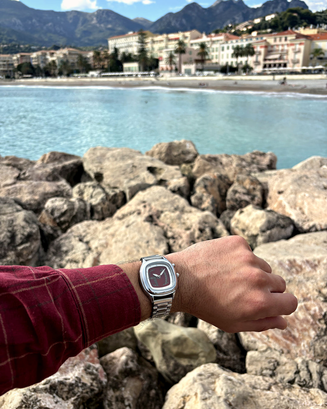 Montre FANTOM Braise portée au poignet